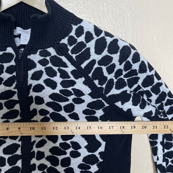 Weekends by Chicos Cardigan Womens Sz 1 Black/White Leopard Spotted Full zip - Picture 7 of 7